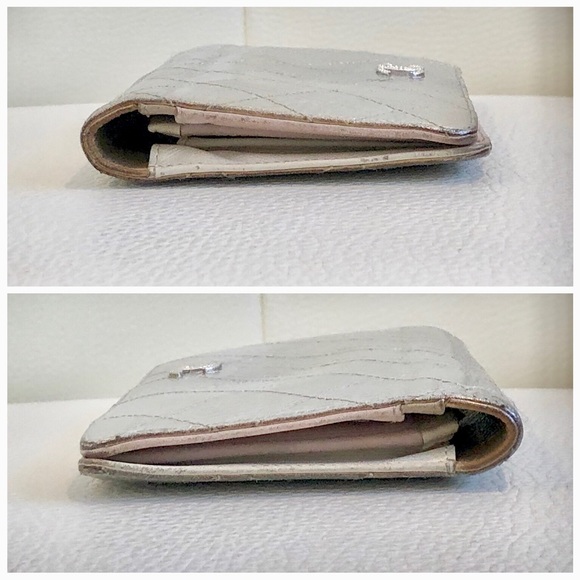 ⭕️SOLD⭕️Chanel Sliver Bi-Fold Wallet - Picture 4 of 7